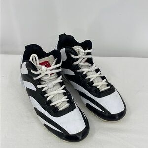 RAWLINGS SIZE YOUTH 5.5 Black and White Youth Baseball Shoes